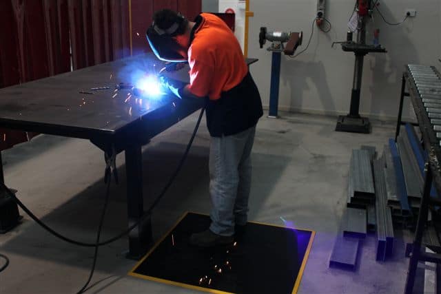 Welding using a FlexWeld welding mat
