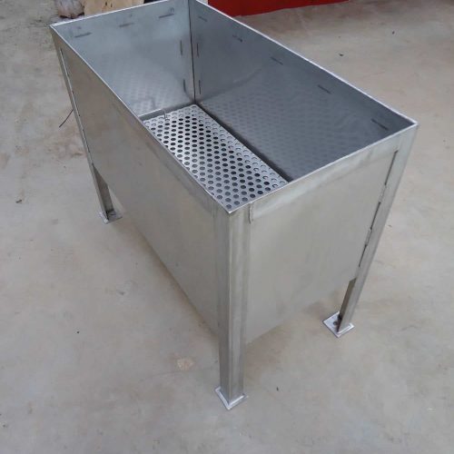 Flexshield Quench tank with stainless steel construction, raised legs and perforated internal grate