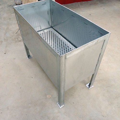 Flexshield Quench tank with stainless steel body, raised legs and perforated internal grate