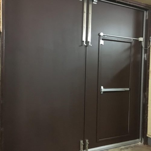 Flexshield Sonic Access double doors with a single personnel access door included.